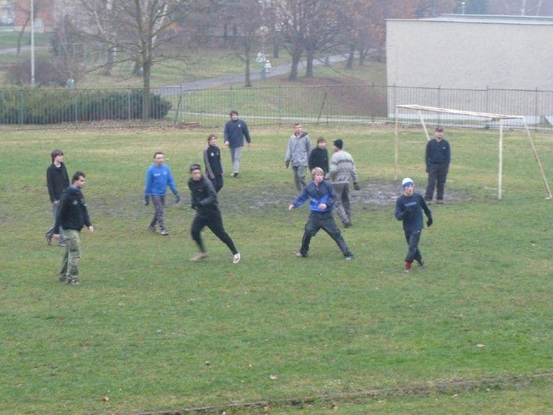 Před brankou Výškovic -Vánoční fotbálek 24.12.2009 Výškovice